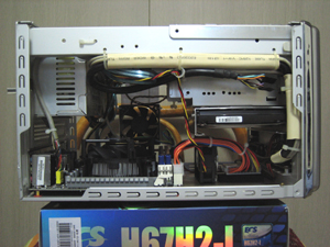 UX661L��ECS H67H2-I Mini-ITX�}�U�[�ɏ悹�ւ�